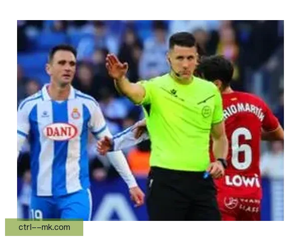 拉法米尔租借加盟瓦伦西亚却遭遇场外复杂危机困扰